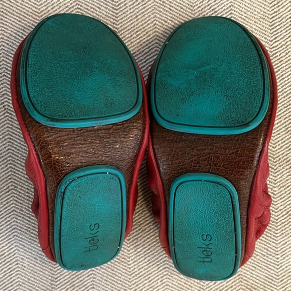 Red Tieks Size 9 - Picture 6 of 6